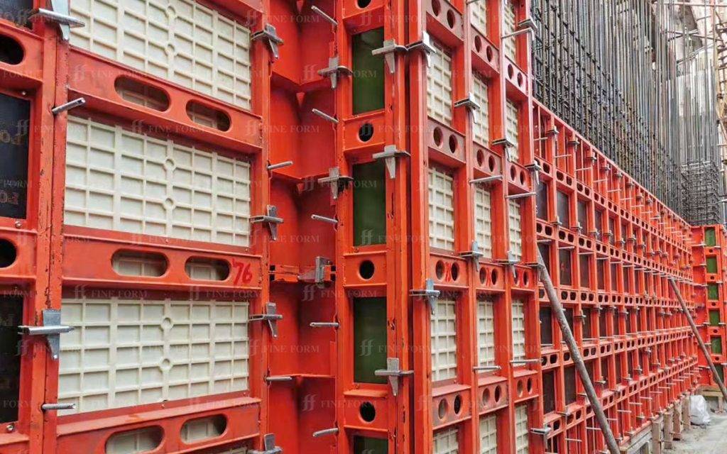 STEEL-FRAMED FORMWORK